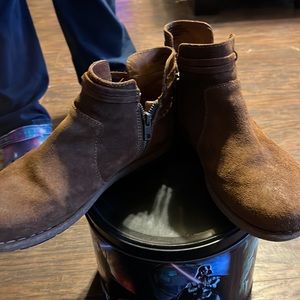 Born Women’s Ankle Boots size 9